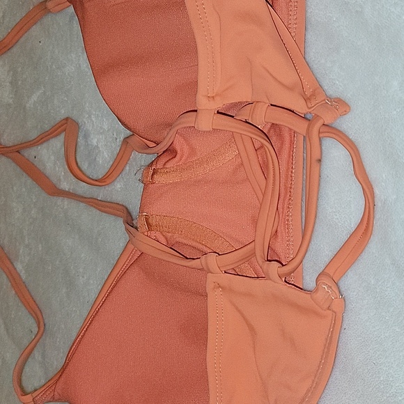 Women's Size L (12-14) Swim top worn once. - Picture 3 of 5